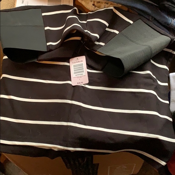 Skirt - Picture 2 of 2